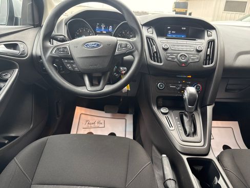 Used 2016 Ford Focus SE image 5