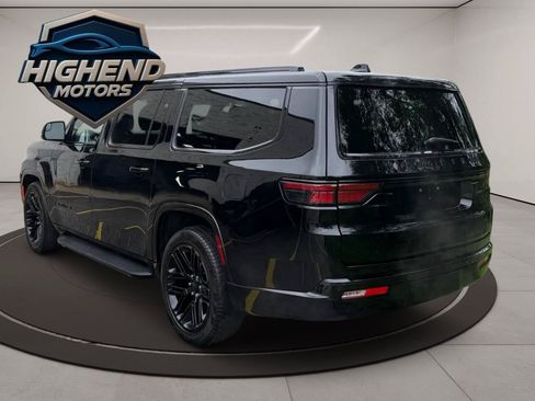 Used 2024 Jeep Wagoneer L Series II AWD/4WD image 4