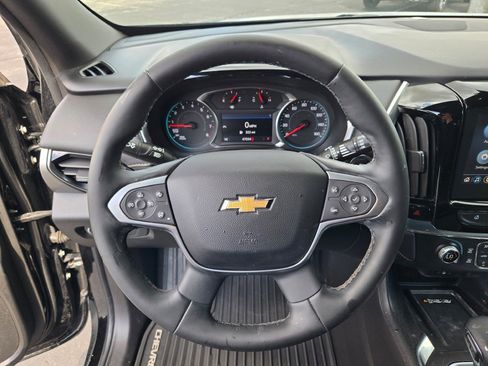 Used 2023 Chevrolet Traverse LT image 36