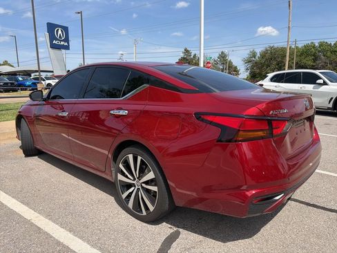 Used 2019 Nissan Altima 2.5 Platinum image 3