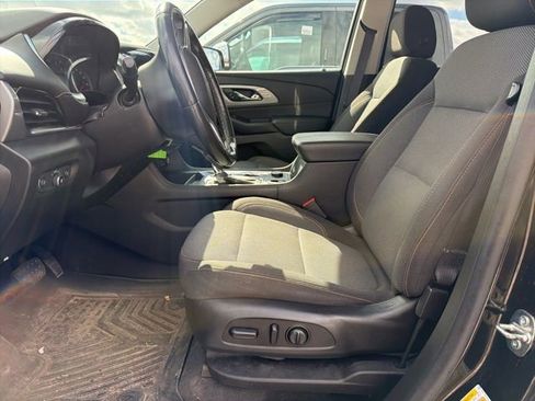 Used 2020 Chevrolet Traverse LT w/ Driver Confidence II Package image 4