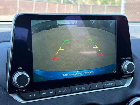 Used 2025 Nissan Sentra SV FWD image 18