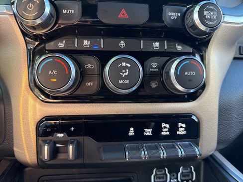 Used 2019 RAM 2500 Laramie w/ Night Edition AWD/4WD image 45