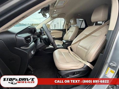 Used 2021 Ford Explorer XLT w/ Equipment Group 202A image 15