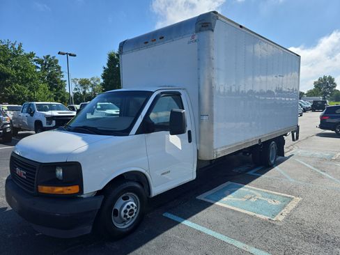 Used 2017 GMC Savana 4500 RWD image 7
