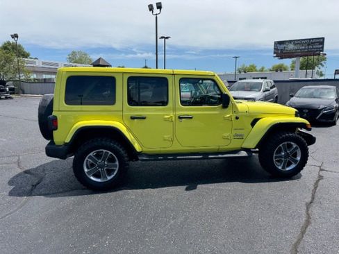 Used 2022 Jeep Wrangler Unlimited Sahara w/ Cold Weather Group AWD/4WD image 6