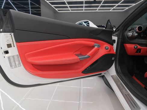 Used 2023 Ferrari F8 Tributo RWD image 41