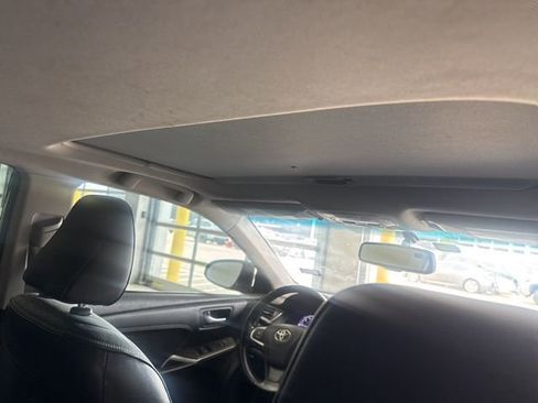 Used 2015 Toyota Camry XLE w/ Moonroof Package image 15