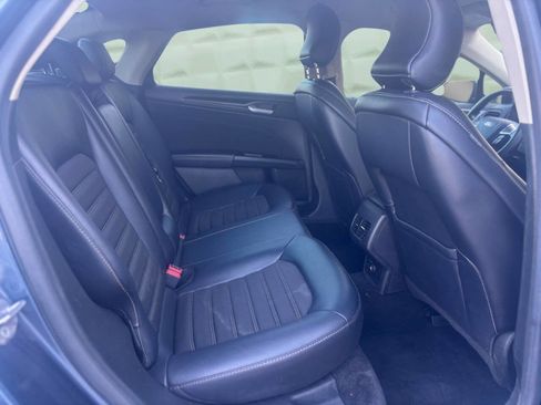 Used 2018 Ford Fusion SE w/ Equipment Group 201A image 18