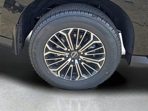 New 2025 Nissan Armada SL w/ Captain's Chari Seat Package image 4