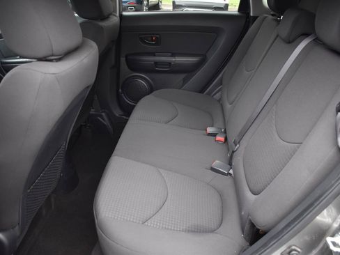 Used 2013 Kia Soul FWD image 18