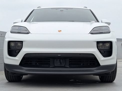 Used 2025 Porsche Macan Electric RWD image 8