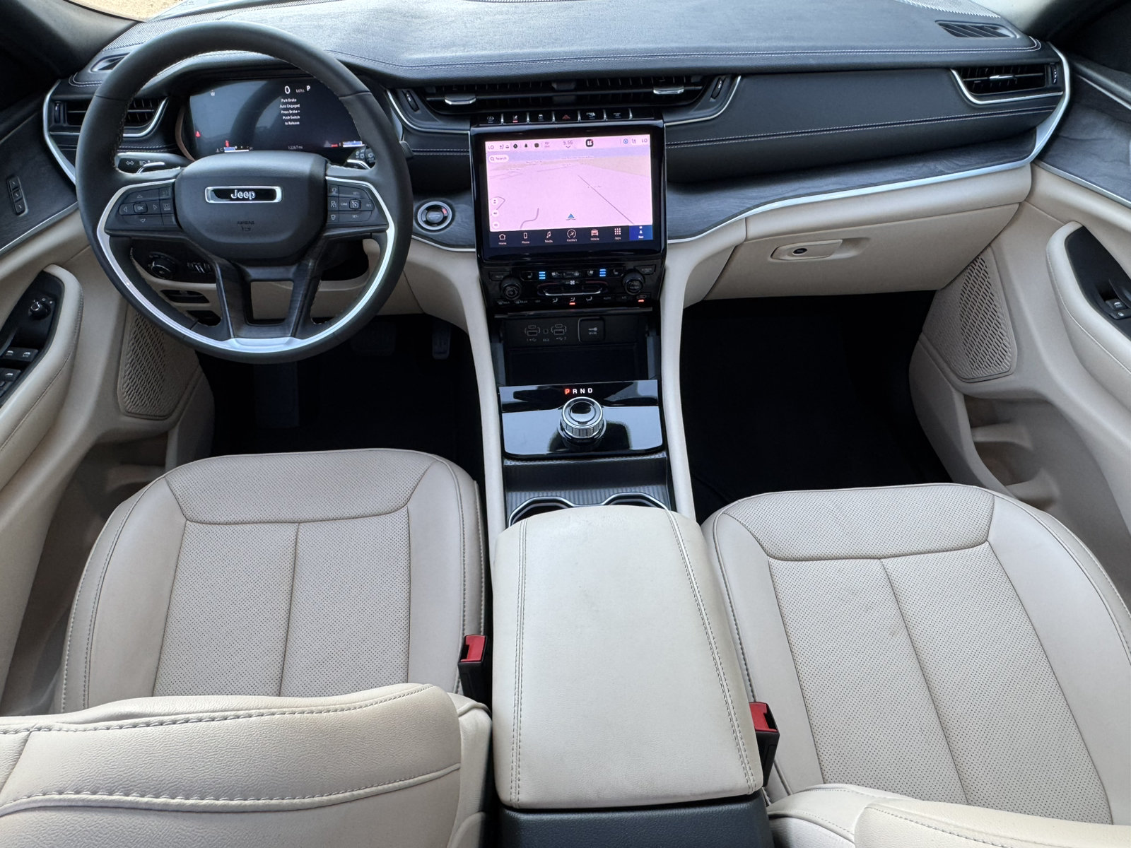 Used 2025 Jeep Grand Cherokee Limited w/ Luxury Tech Group II RWD image 27