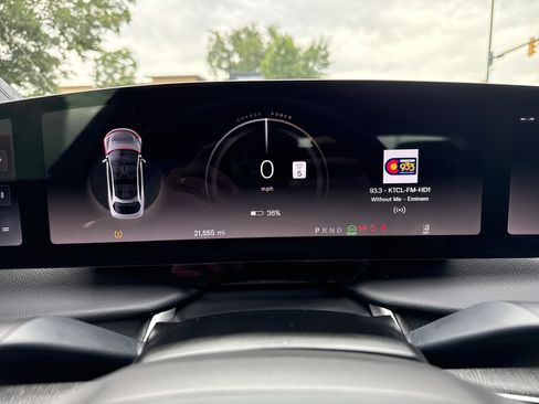 Used 2024 Lucid Air Touring AWD/4WD image 23