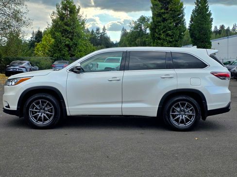 Used 2016 Toyota Highlander LE AWD/4WD image 7