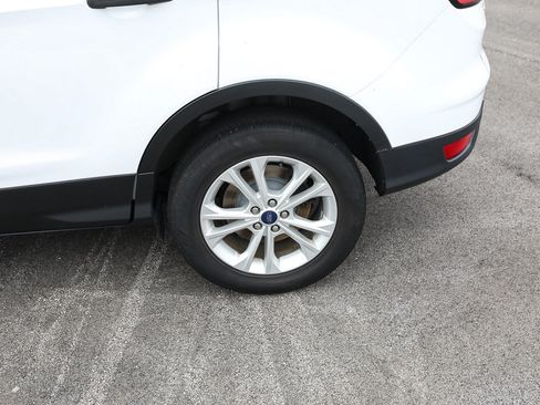Used 2017 Ford Escape S FWD image 4
