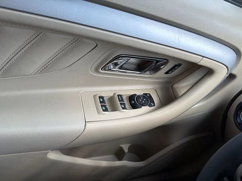 Used 2018 Ford Taurus SEL AWD/4WD image 20