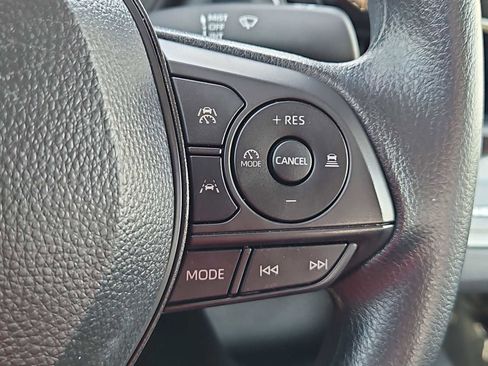 Used 2025 Toyota Corolla LE image 36