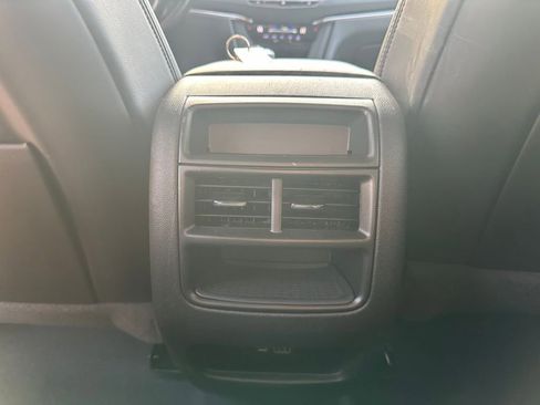 Used 2021 Cadillac XT5 Premium Luxury image 24