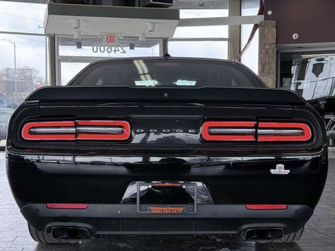 Used 2018 Dodge Challenger R/T Scat Pack w/ Leather Interior Group image 16