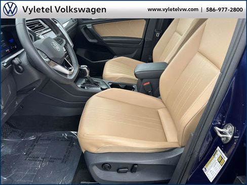 Certified 2022 Volkswagen Tiguan SE image 19