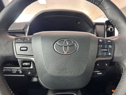 Used 2025 Toyota Camry XSE FWD image 19