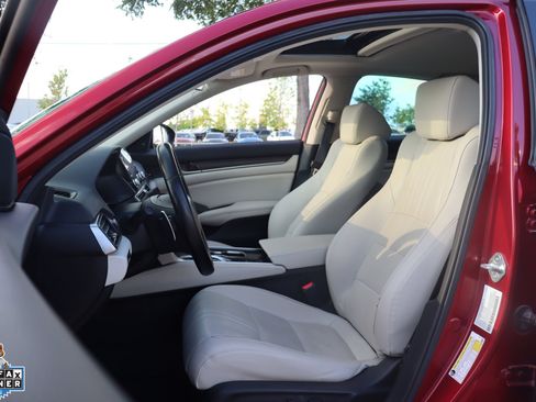 Used 2022 Honda Accord Touring image 11