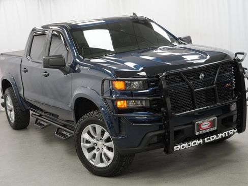 Used 2020 Chevrolet Silverado 1500 Custom w/ Custom Value Package image 9