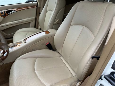 Used 2009 Mercedes-Benz E 350 4MATIC Wagon image 26