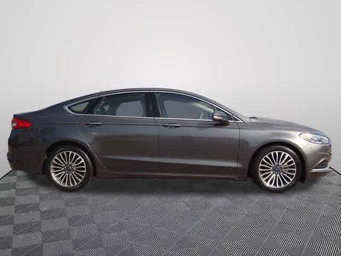 Used 2018 Ford Fusion SE w/ Fusion SE Technology Package FWD image 4