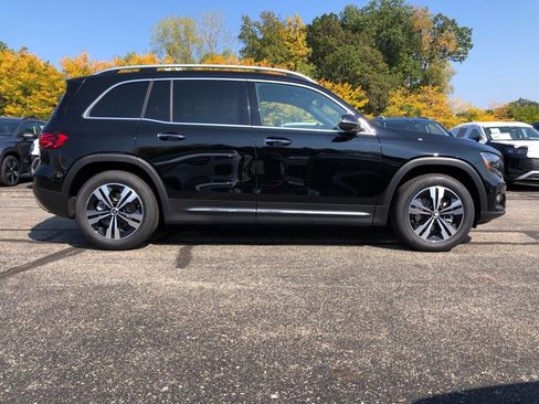 New 2026 Mercedes-Benz GLB 250 4MATIC image 8