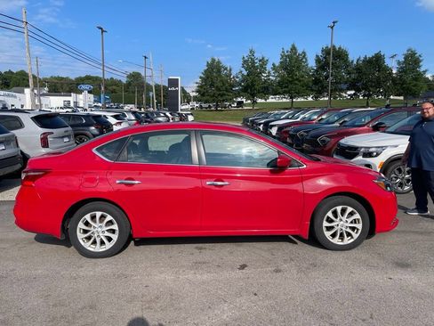 Used 2019 Nissan Sentra SV FWD image 1