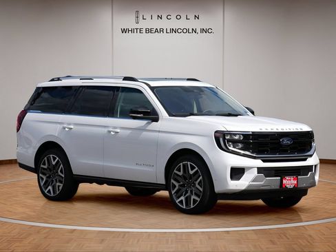 Used 2025 Ford Expedition Platinum AWD/4WD image 3
