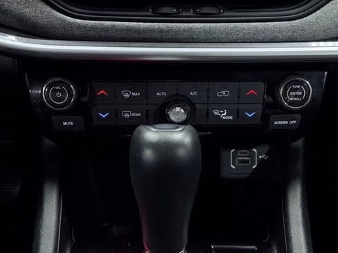 Used 2022 Jeep Compass Latitude w/ Convenience Group AWD/4WD image 29
