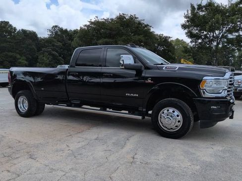 Used 2023 RAM 3500 Limited AWD/4WD image 2