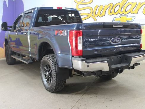 Used 2017 Ford F250 XLT w/ XLT Premium Package AWD/4WD image 6