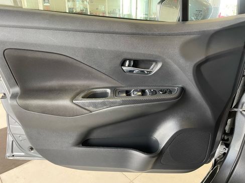 Certified 2021 Nissan Versa SV image 7