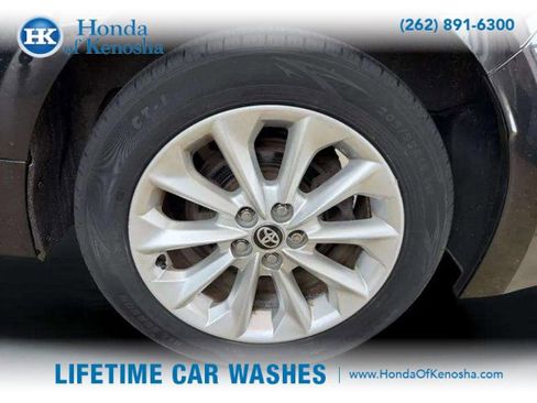 Used 2020 Toyota Corolla LE image 23