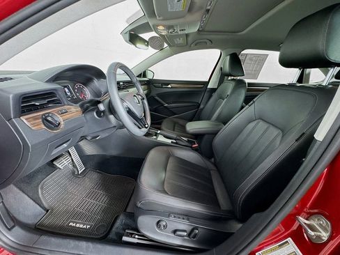 Used 2022 Volkswagen Passat 2.0T image 15