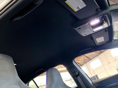 Used 2025 Volkswagen Golf R Black Edition image 27