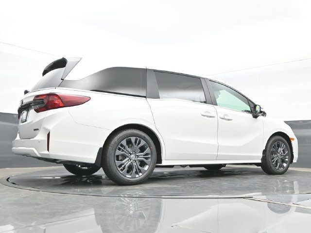 New 2026 Honda Odyssey Touring image 23