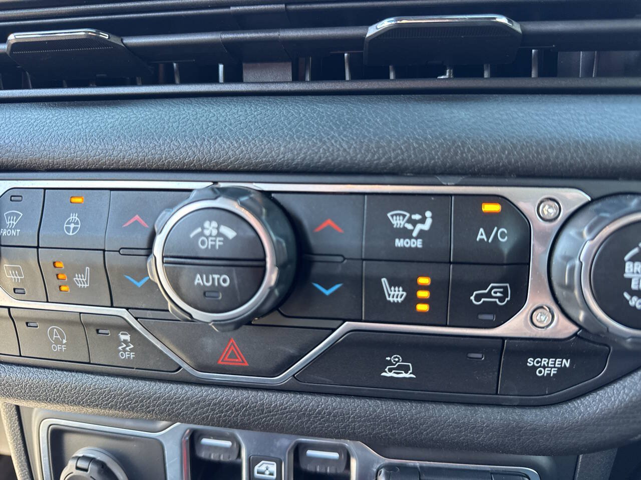 Used 2024 Jeep Wrangler Unlimited Sport AWD/4WD image 28