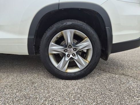 Used 2015 Toyota Highlander Limited AWD/4WD image 9