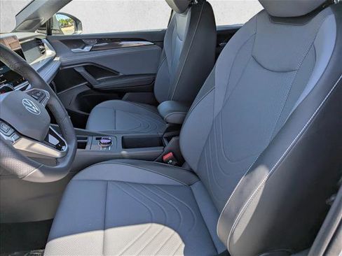 New 2026 Volkswagen Tiguan SE R-Line FWD image 23
