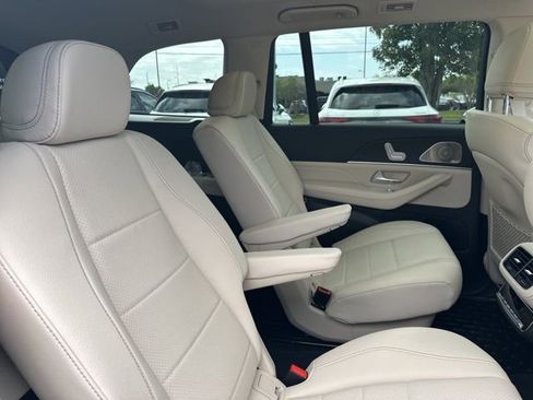 New 2026 Mercedes-Benz GLS 450 4MATIC image 30