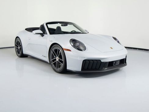 Certified 2025 Porsche 911 Carrera GTS image 12
