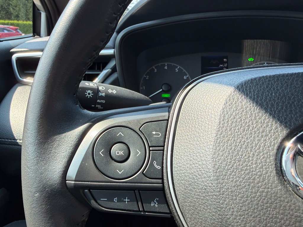Used 2023 Toyota Corolla Cross AWD Hybrid w/ Moonroof Package image 26
