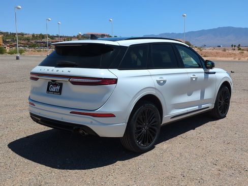 Used 2023 Lincoln Corsair Reserve w/ Equipment Group 202A FWD image 3