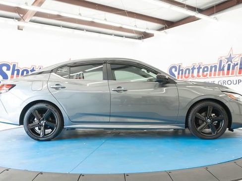 Used 2022 Nissan Sentra SR w/ Trunk Package FWD image 33