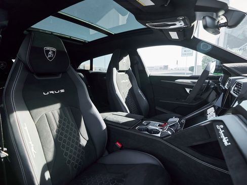 Used 2024 Lamborghini Urus Performante image 46